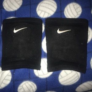 Black Nike Volleyball Knee Pads